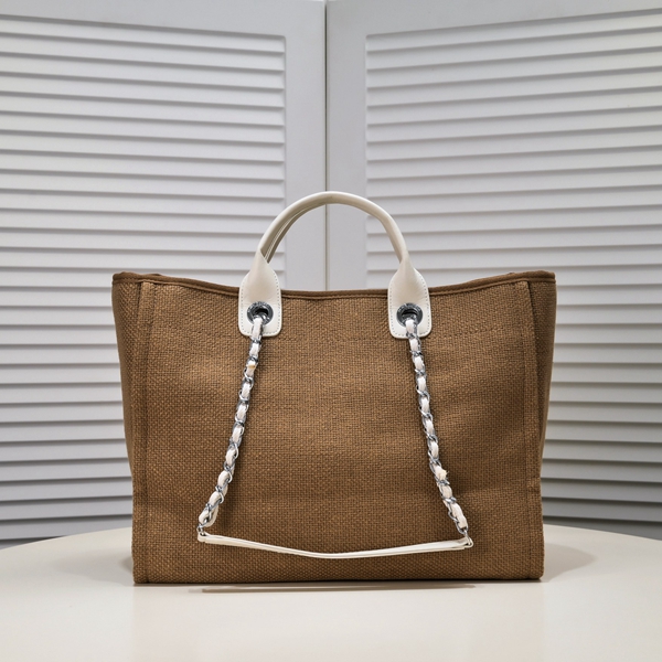 シャネルバッグ側面デザイン